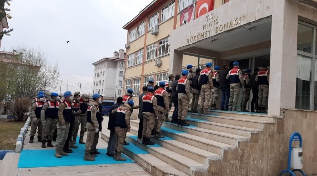 erzurum il jandarma komutanligi ekipleri tarafindan 10 ayri adrese duzenlen asayis kamu haber