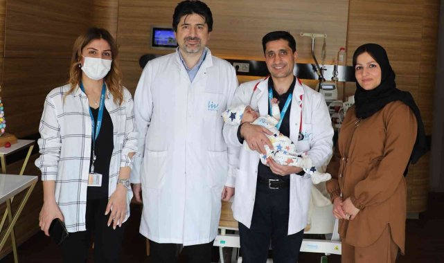 Doğuştan kalp hastalığı bulunan Iraklı 3 aylık Joori bebek, Liv
